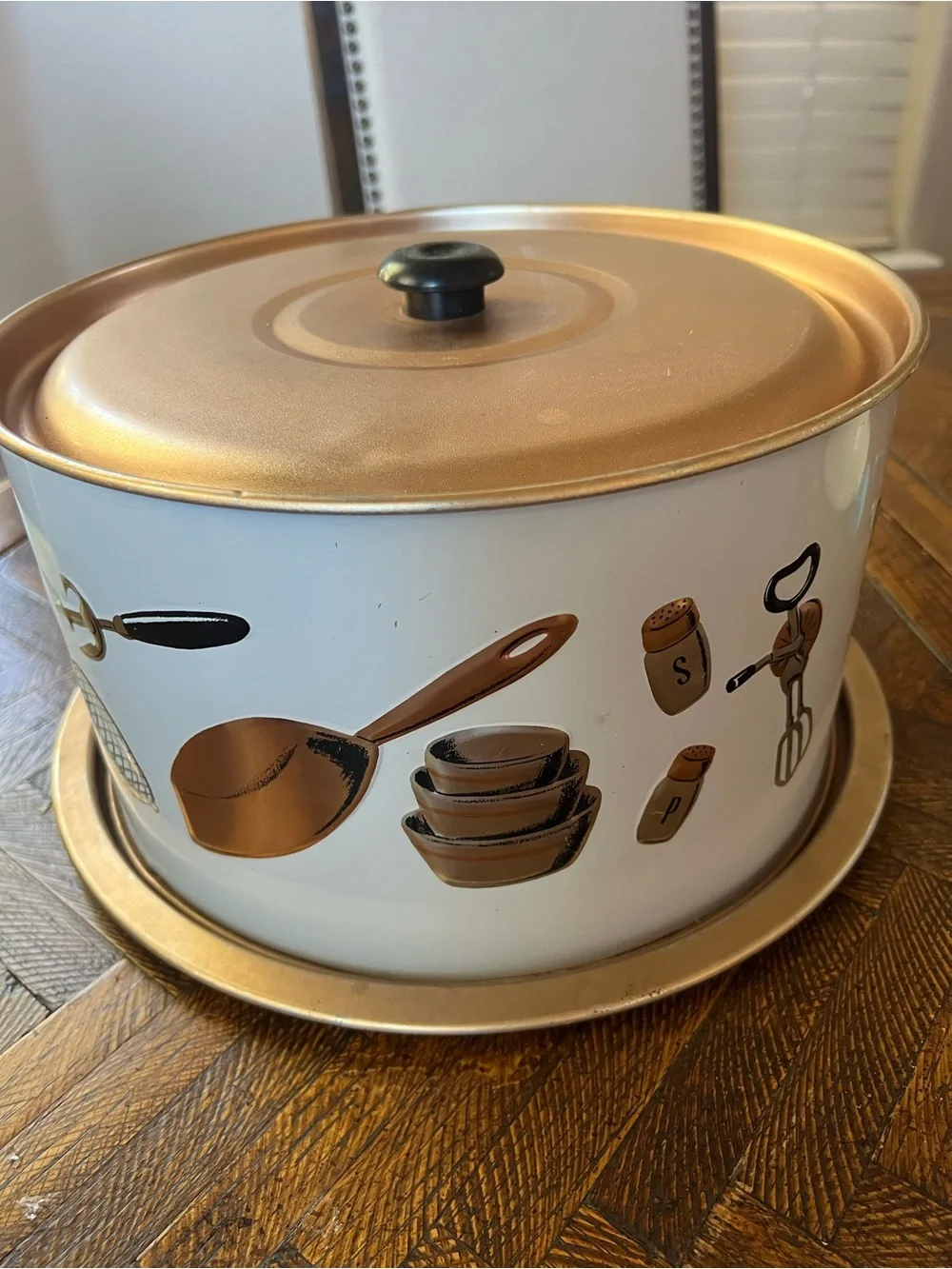 Vintage Weibro cake holder